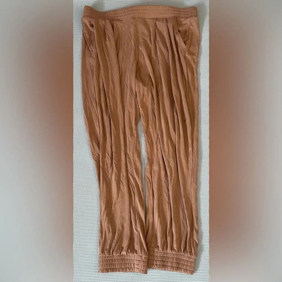 Express Super High Waisted Silky Sueded Jersey Joggers Size XL - Picture 3 of 3